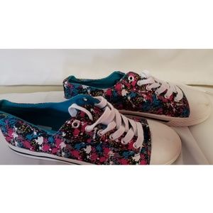 Airwalk canvas sneakers